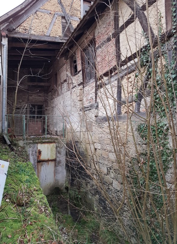 Trace of the water outlet canal